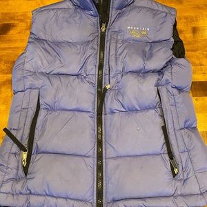 Mountain hardware puffy vest